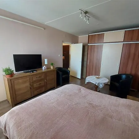 Hóvirág Apartman Appartamento